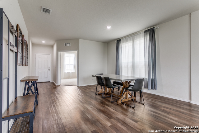 Listing photo id 1 for 6727 Ashcat  