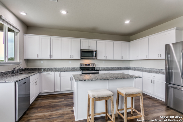 Listing photo id 7 for 6727 Ashcat  