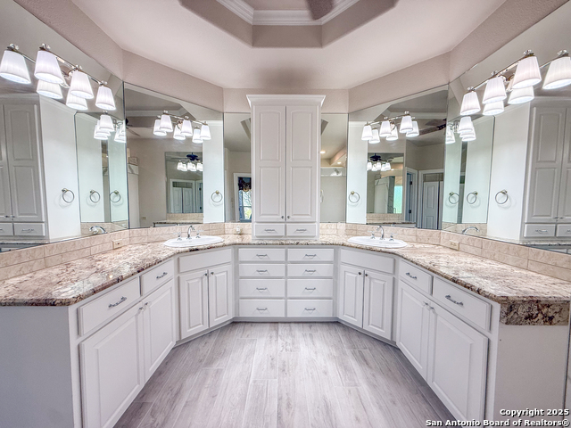 Image 15 of 73 For 204 Majestic Oaks