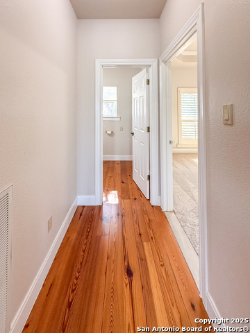 Image 21 of 73 For 204 Majestic Oaks