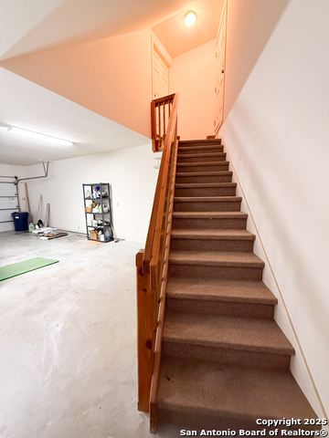 Image 32 of 73 For 204 Majestic Oaks