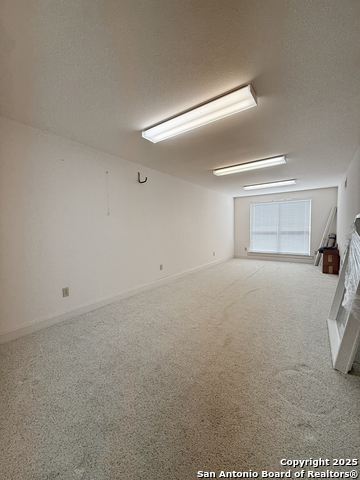 Image 33 of 73 For 204 Majestic Oaks