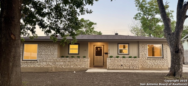 Details for 214 Williamsburg, San Antonio, TX 78201