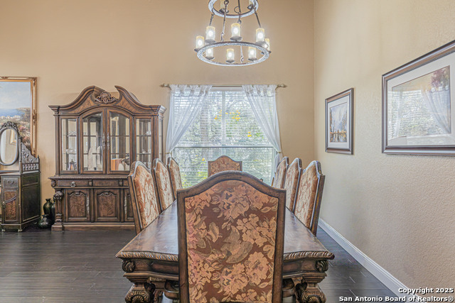 Image 11 of 50 For 929 San Fernando