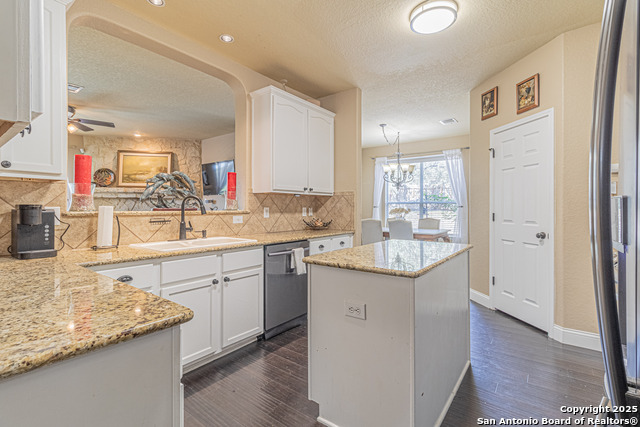 Image 13 of 50 For 929 San Fernando