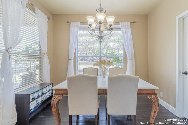 Image 18 of 50 For 929 San Fernando