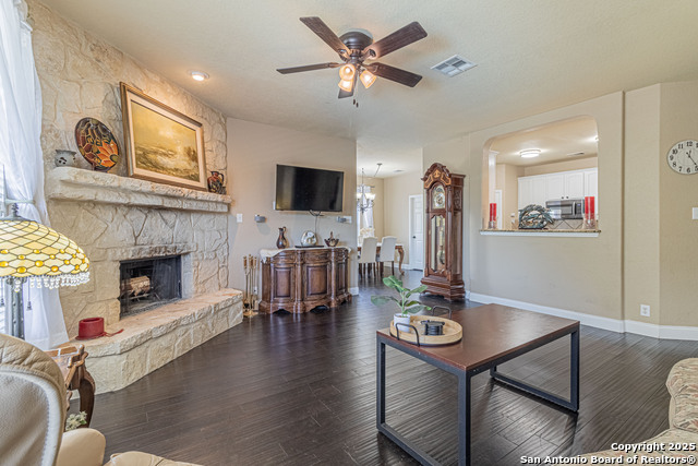 Image 21 of 50 For 929 San Fernando