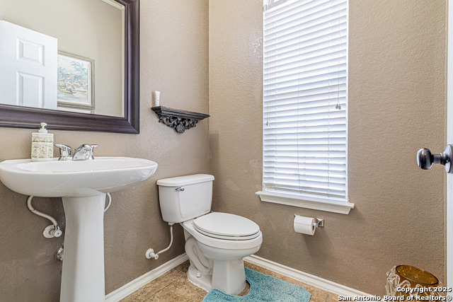 Image 41 of 50 For 929 San Fernando