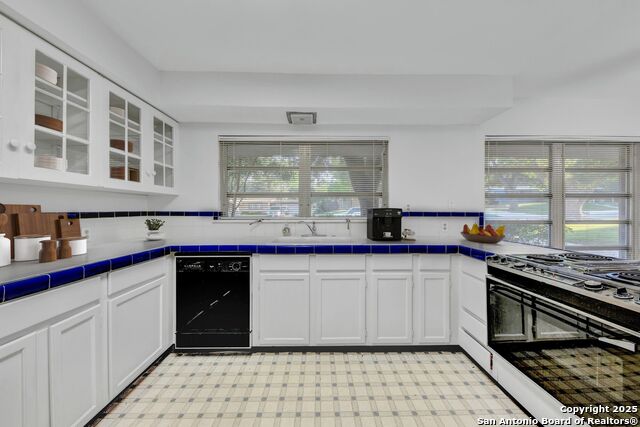 Image 12 of 26 For 127 Meadowood Lane