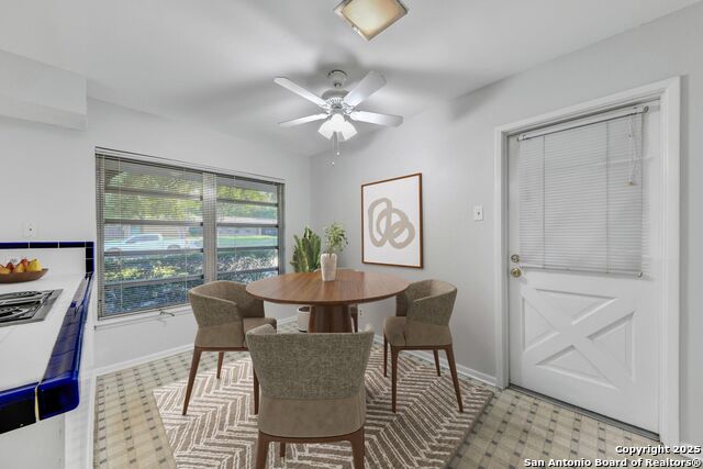 Image 13 of 26 For 127 Meadowood Lane