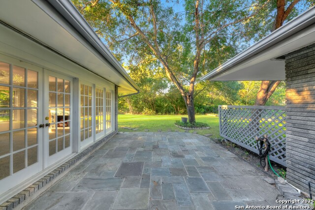 Image 21 of 26 For 127 Meadowood Lane