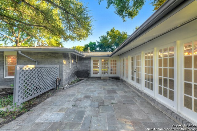 Image 22 of 26 For 127 Meadowood Lane