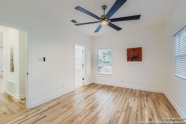 Listing photo id 11 for 211 Elizabeth