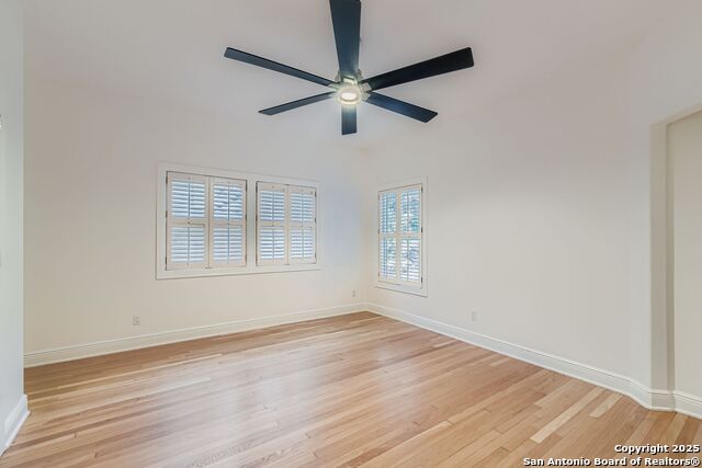 Listing photo id 13 for 211 Elizabeth