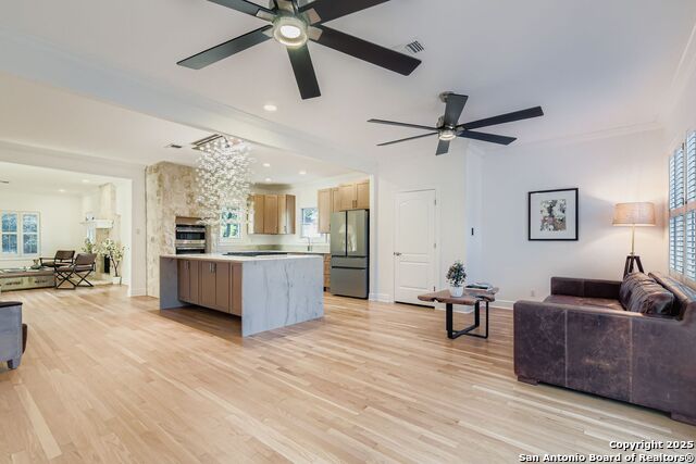 Listing photo id 6 for 211 Elizabeth