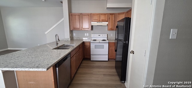 Image 3 of 12 For 7810 Kingsbury Wood  4