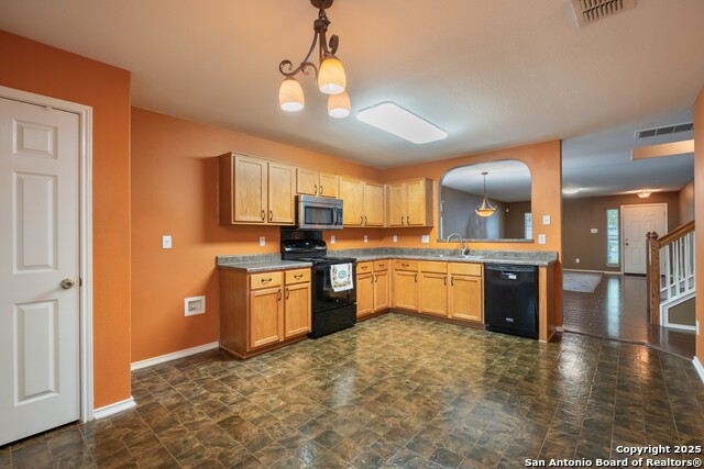 Listing photo id 8 for 10407 Crystal View