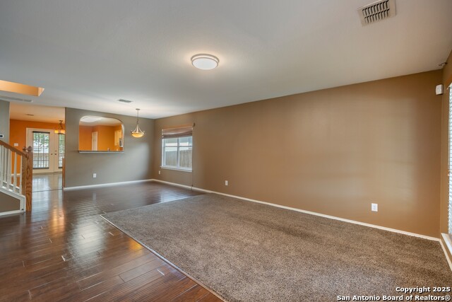 Listing photo id 3 for 10407 Crystal View