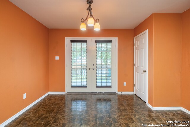 Listing photo id 7 for 10407 Crystal View