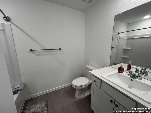 Image 4 of 24 For 534 Chevre Rd