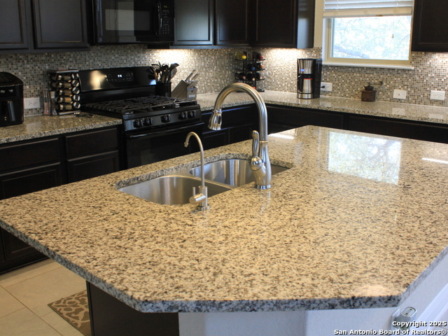 Listing photo id 4 for 17431 Moscato