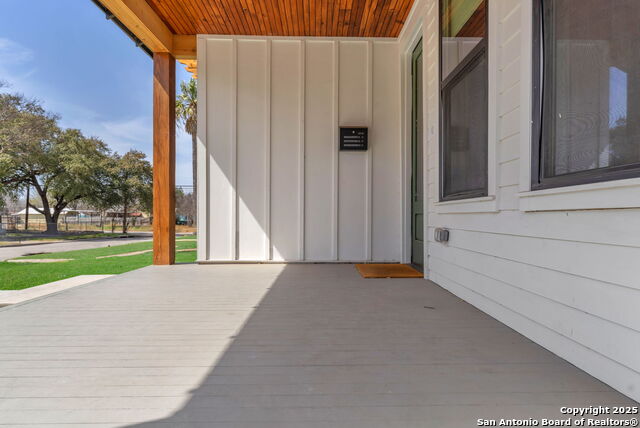 Image 13 of 85 For 211 Bailey Ave