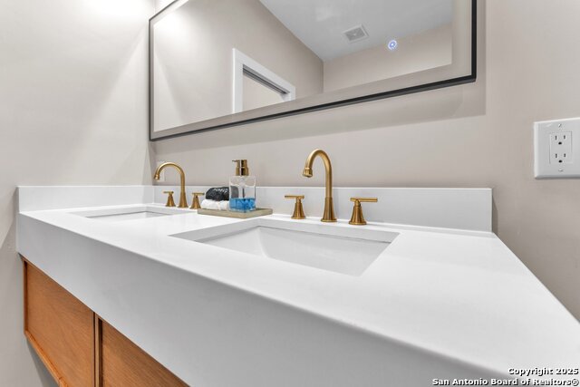 Image 58 of 85 For 211 Bailey Ave