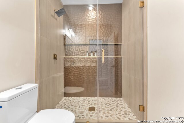 Image 76 of 85 For 211 Bailey Ave