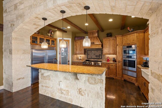 Listing photo id 14 for 116 Marquise