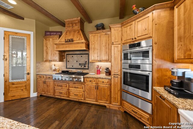 Listing photo id 15 for 116 Marquise