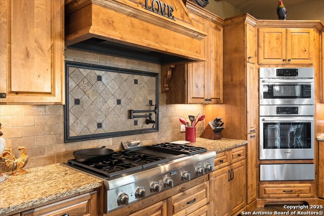 Listing photo id 17 for 116 Marquise