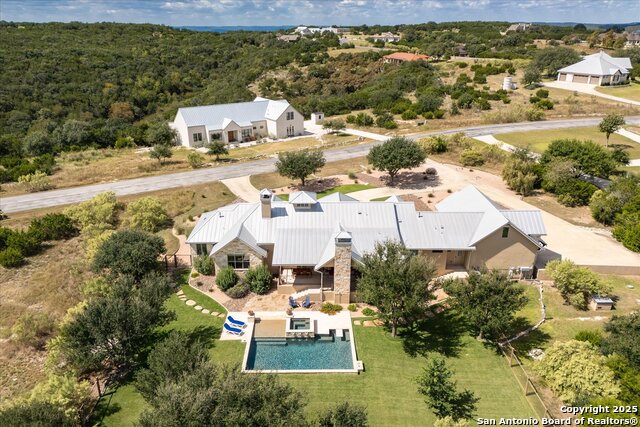 Listing photo id 0 for 116 Marquise