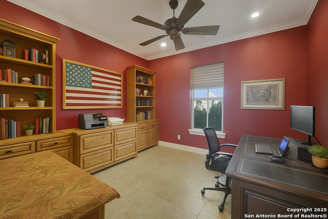 Listing photo id 27 for 116 Marquise