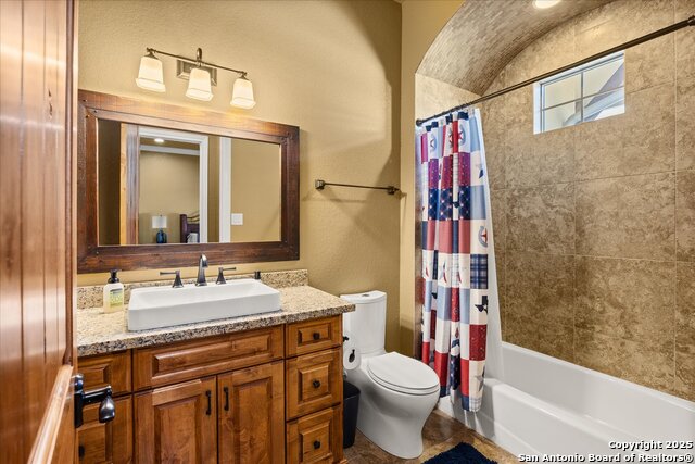 Listing photo id 30 for 116 Marquise