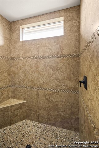 Listing photo id 34 for 116 Marquise