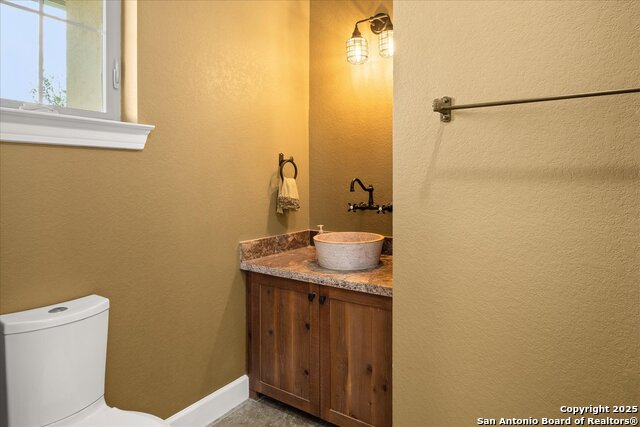 Listing photo id 37 for 116 Marquise