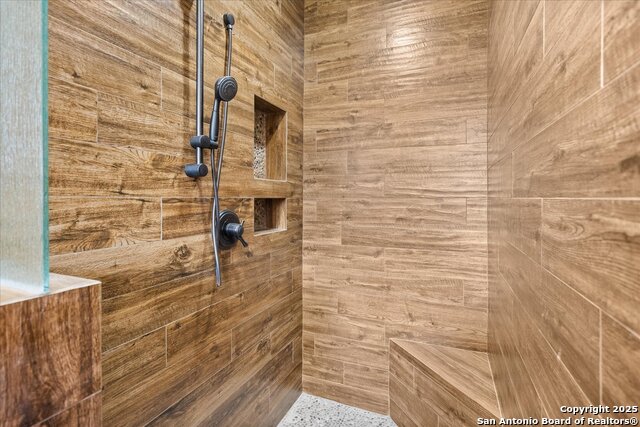 Listing photo id 38 for 116 Marquise