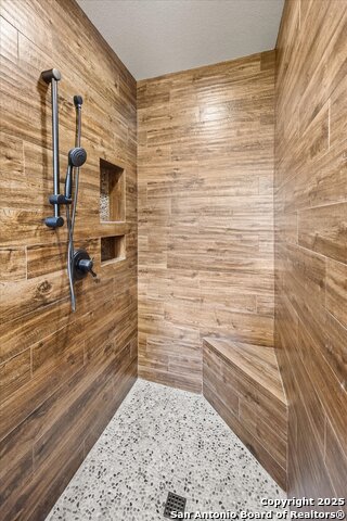 Listing photo id 39 for 116 Marquise