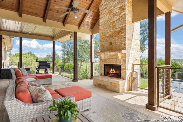 Listing photo id 42 for 116 Marquise