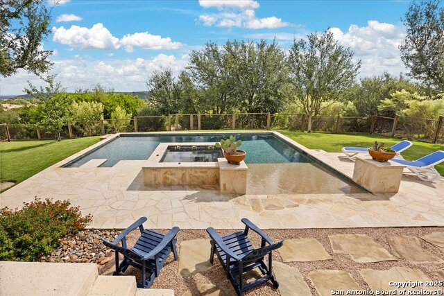 Listing photo id 48 for 116 Marquise