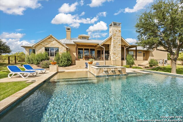 Listing photo id 53 for 116 Marquise