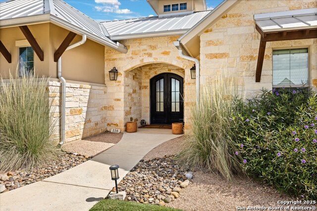 Listing photo id 6 for 116 Marquise