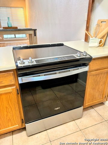 Image 13 of 44 For 8611 Datapoint 4