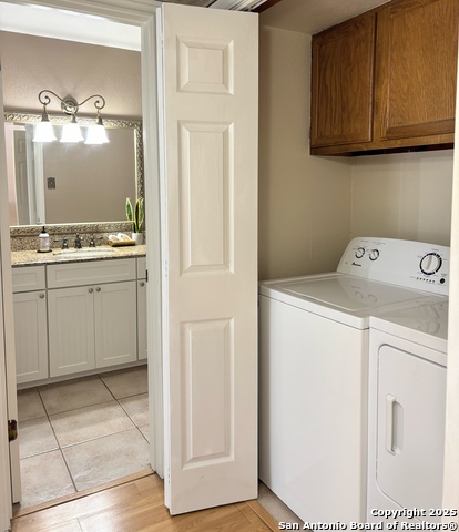 Image 17 of 44 For 8611 Datapoint 4