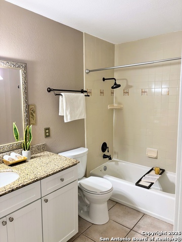 Image 25 of 44 For 8611 Datapoint 4