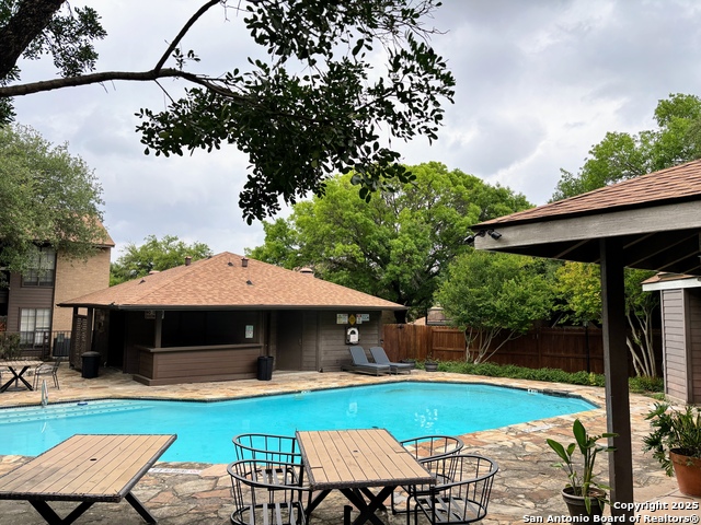 Image 33 of 44 For 8611 Datapoint 4