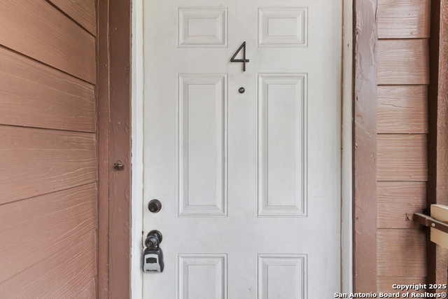 Image 40 of 44 For 8611 Datapoint 4