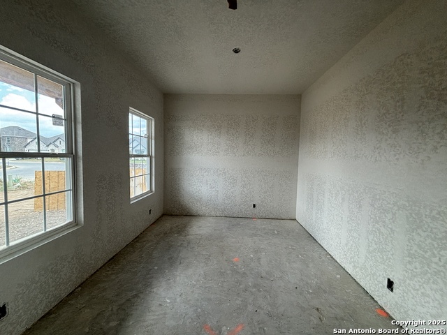 Listing photo id 9 for 12856 Red Apple Rd.