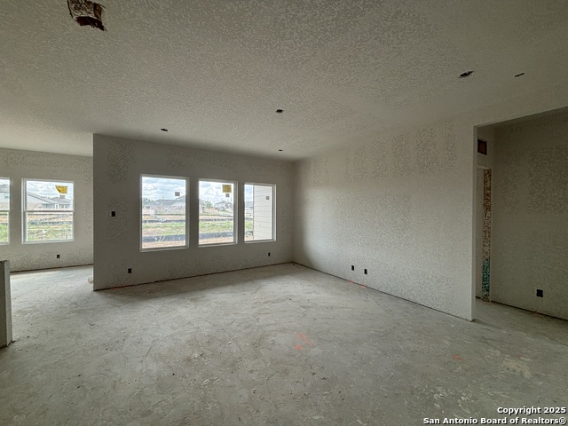 Listing photo id 11 for 12856 Red Apple Rd.