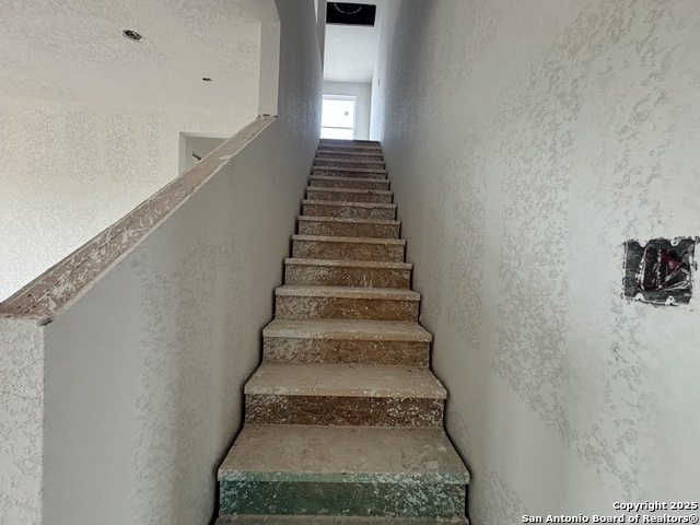 Listing photo id 24 for 12856 Red Apple Rd.
